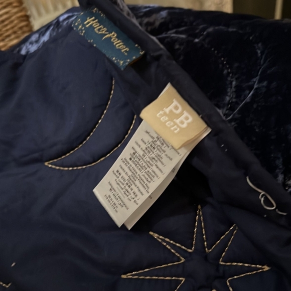 PBteen Harry Potter Magical Velvet Standard Sham - Picture 4 of 4